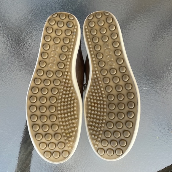 Ecco Women’s Soft 7 Suede Leather Fashion Sneakers. Size 9 - Picture 9 of 10